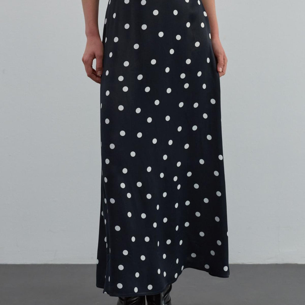 Puantiyeli Saten Etek Siyah - Siyah