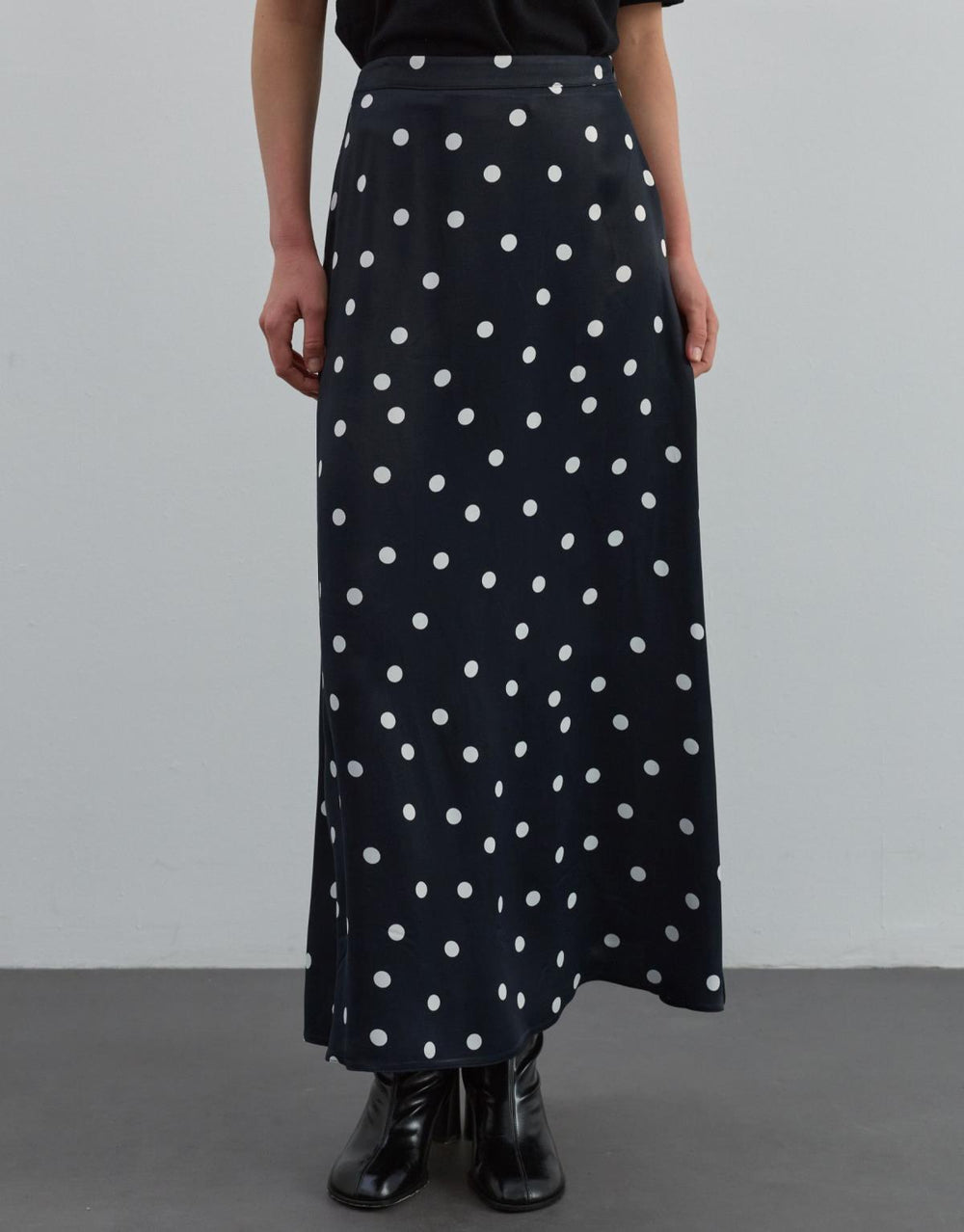 Puantiyeli Saten Etek Siyah - Siyah